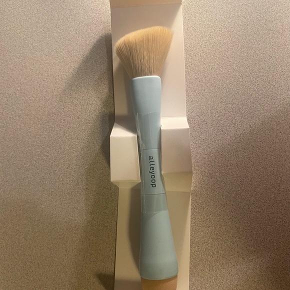 4 in 1  make up brush - Picture 3 of 4